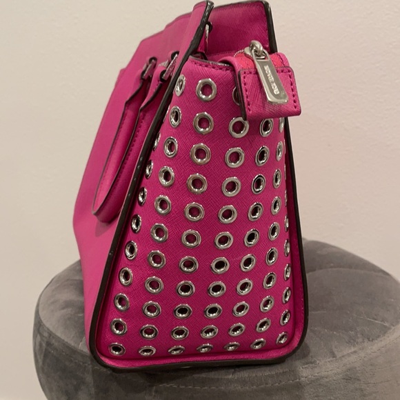 Michael Kors Selma grommet - Picture 3 of 9